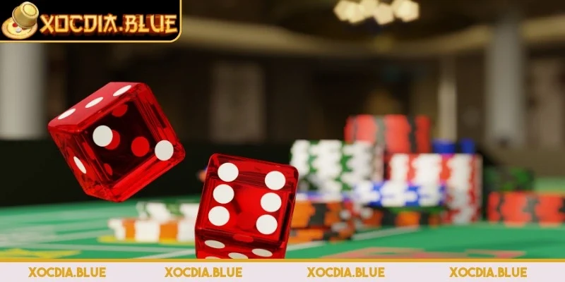 Giao diện xóc đĩa Red88 mô phỏng chi tiết bàn chơi thực tế.